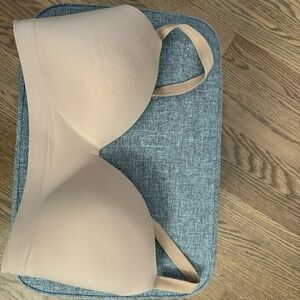 Nude color, Soma enbliss wireless bra. Size 36DD. EUC